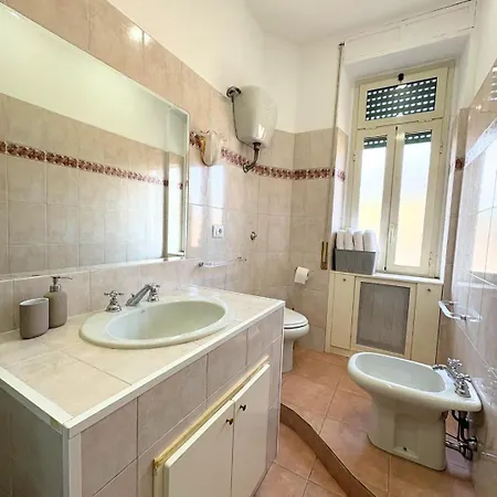 Apartment Casa Alice Near Vatican - Modern, High Floor With View *